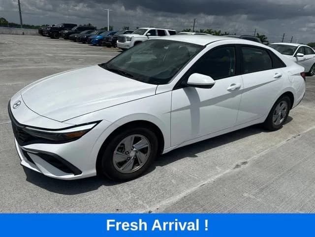 2024 Hyundai Elantra SE