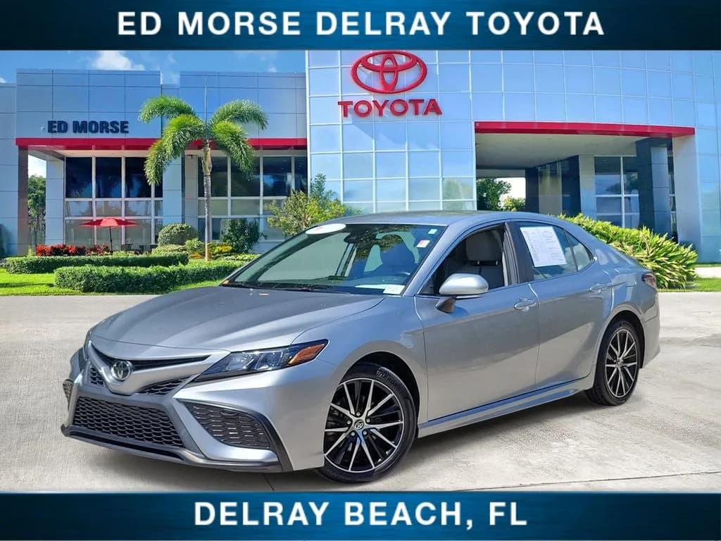2022 Toyota Camry SE