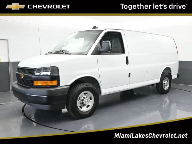 2025 Chevrolet Express Cargo WT