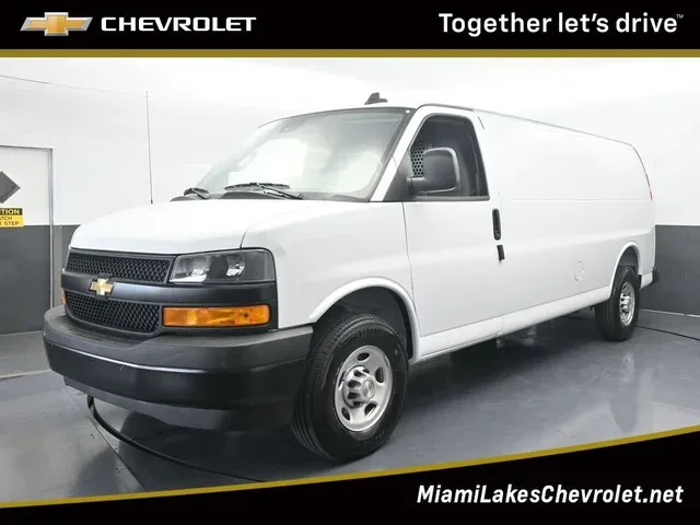 2025 Chevrolet Express Cargo WT