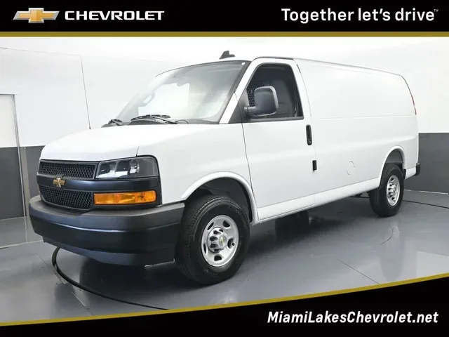 2025 Chevrolet Express Cargo WT