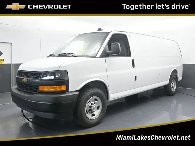 2025 Chevrolet Express Cargo WT