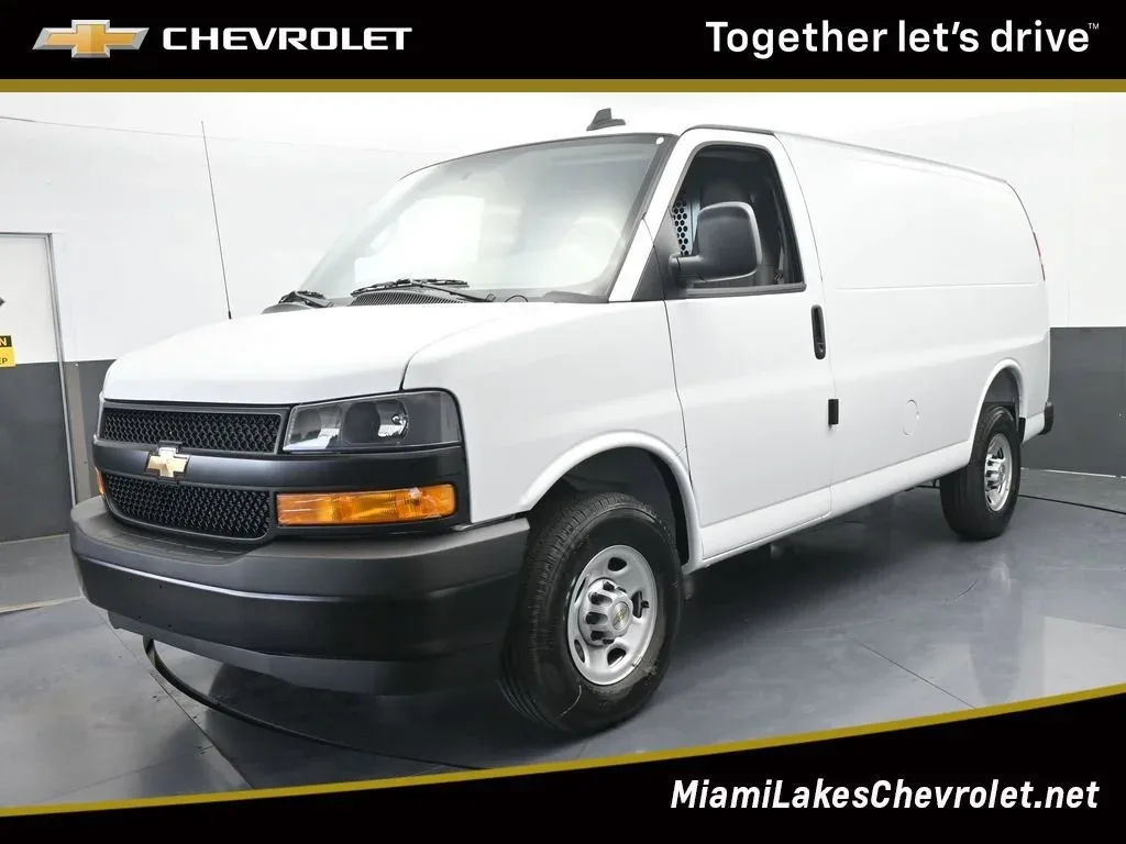 2025 Chevrolet Express Cargo WT