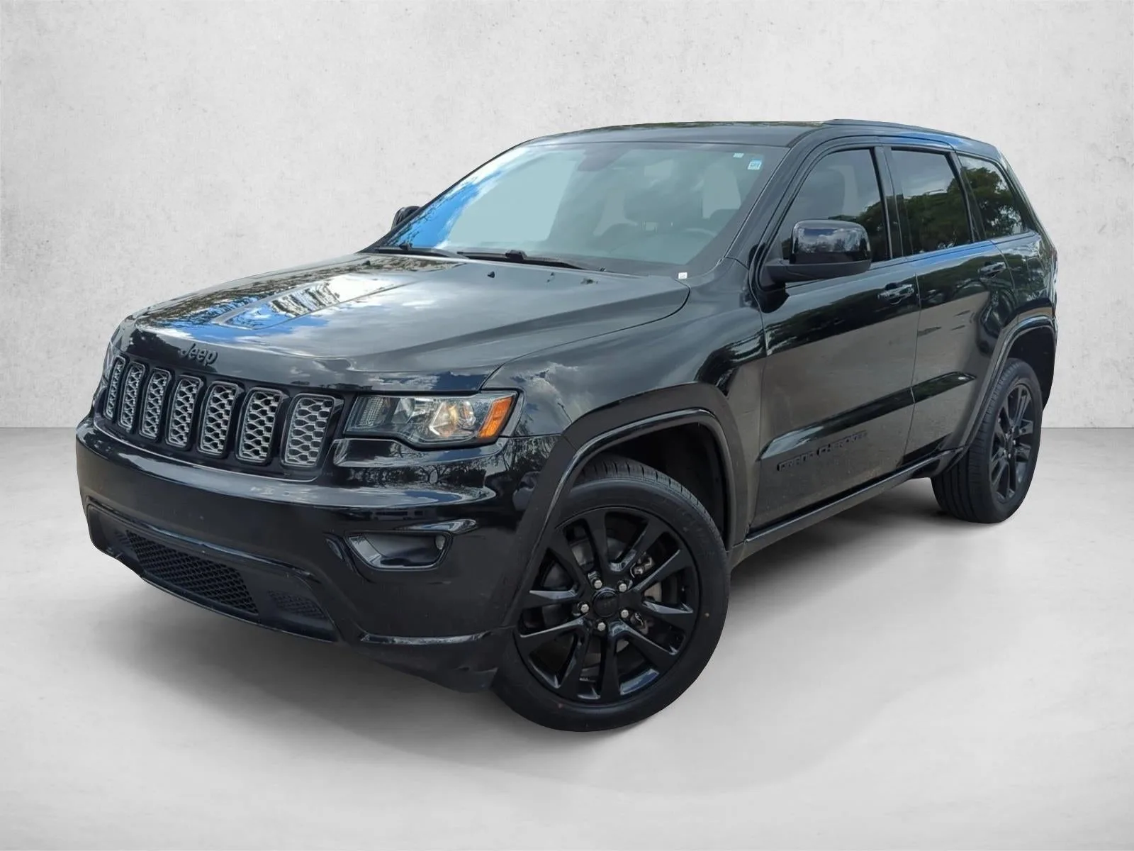 2018 Jeep Grand Cherokee Altitude 4x4 *Ltd Avail*