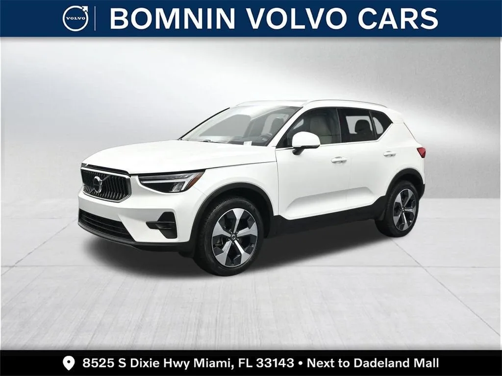 2023 Volvo XC40 Plus Bright Theme