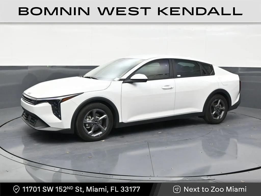 2025 Kia K4 LXS