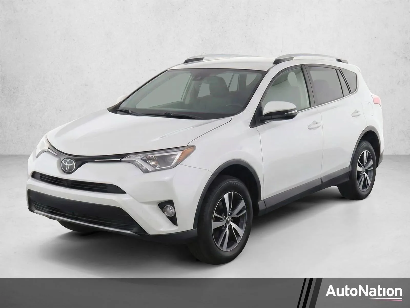 2017 Toyota RAV4 XLE FWD (GS)