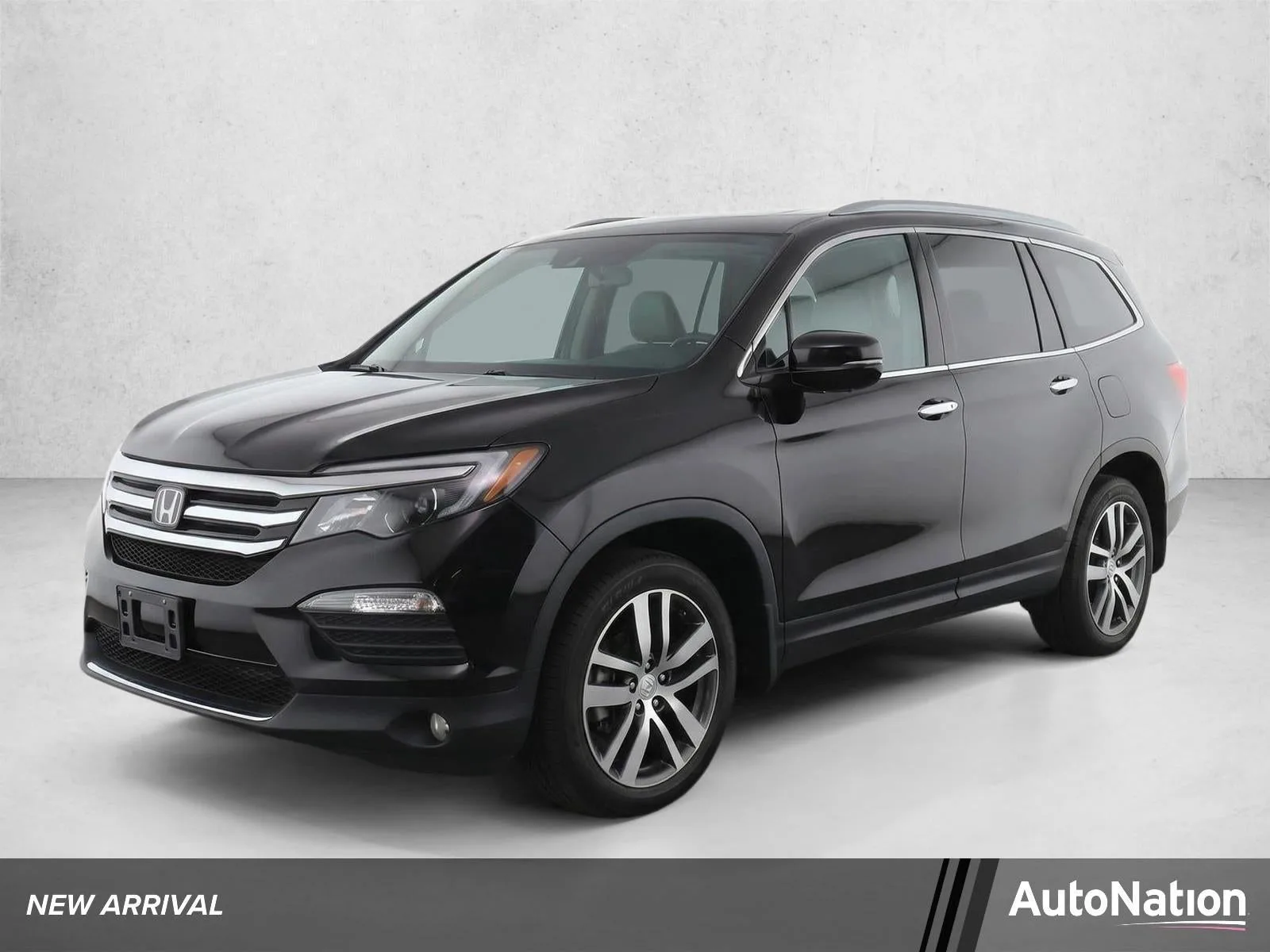 2016 Honda Pilot AWD Touring with DVD Rear Entertainment System and Navigation