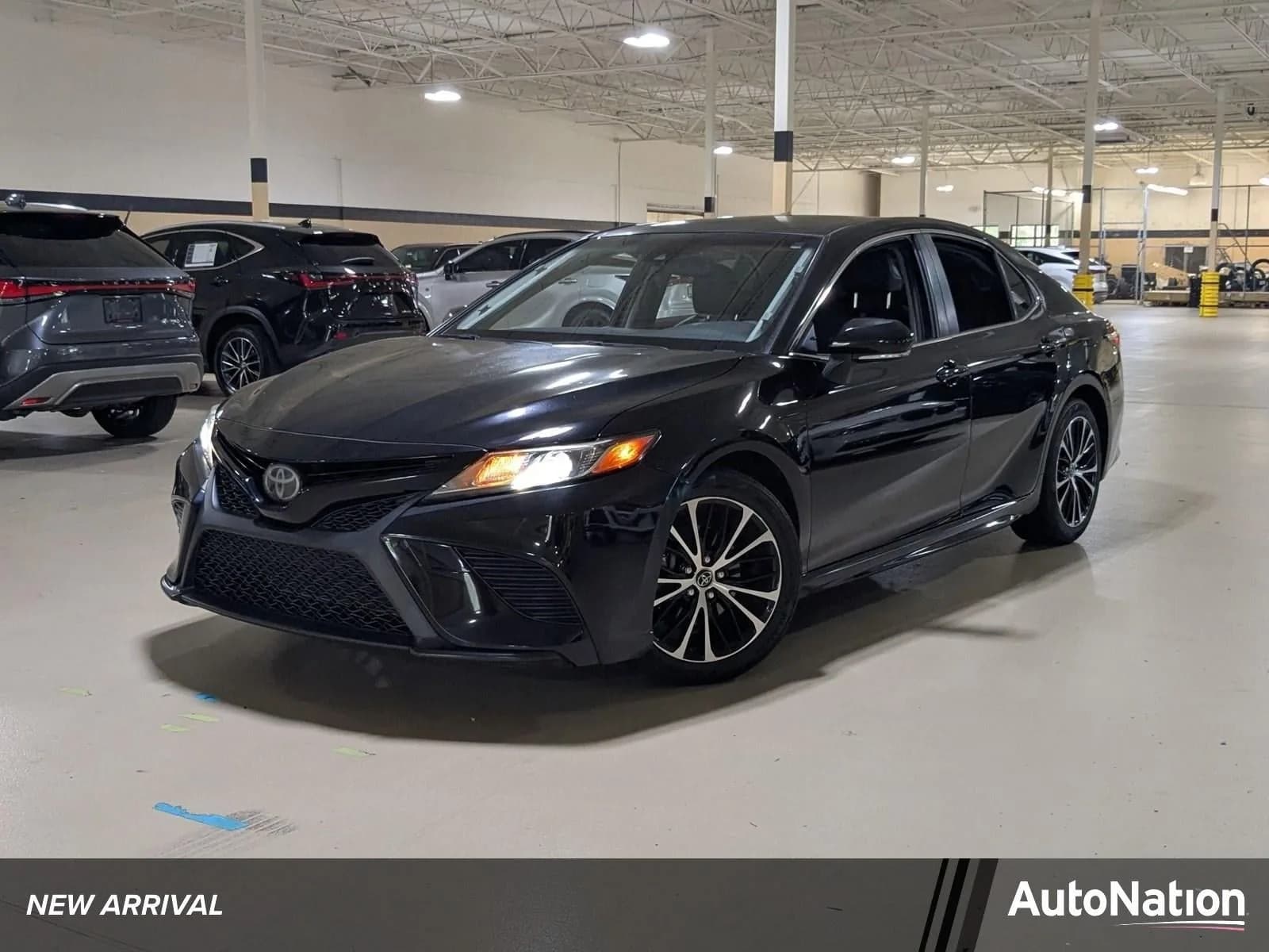 2018 Toyota Camry SE Auto (SE)