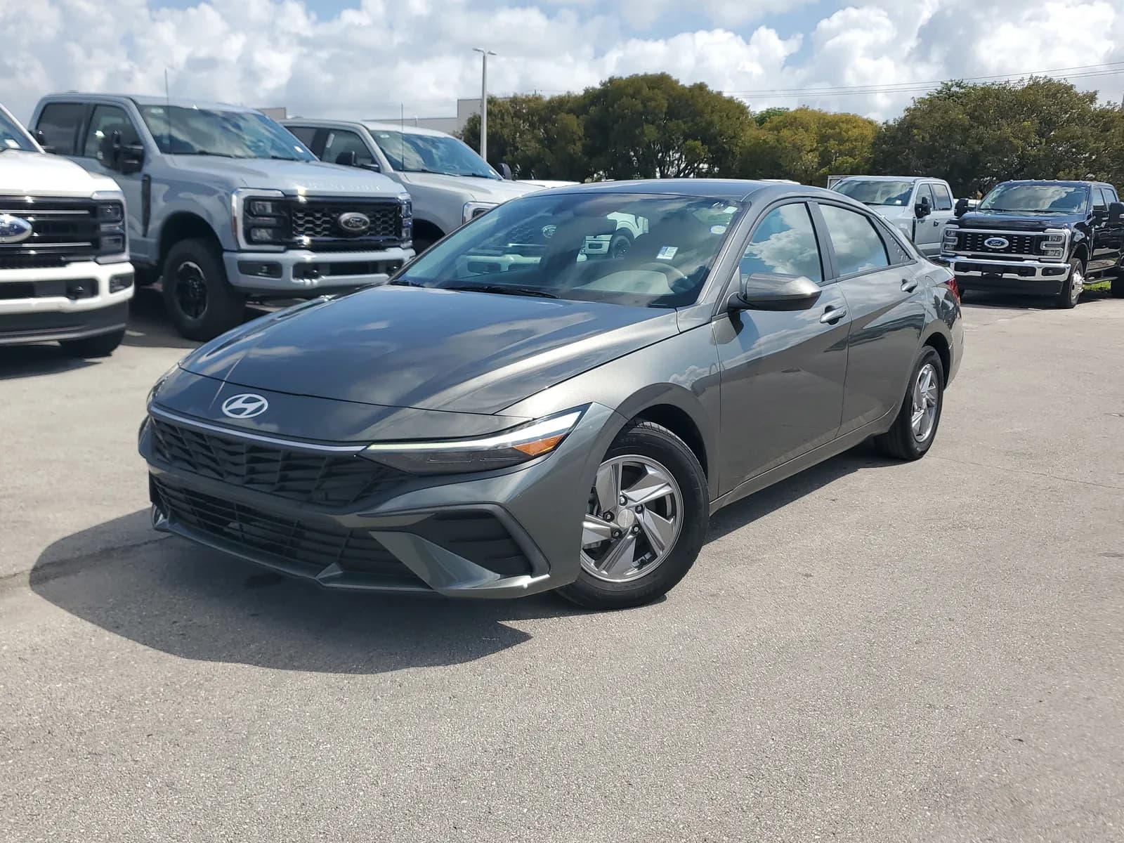 2024 Hyundai Elantra SE