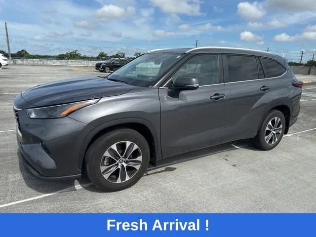 2024 Toyota Highlander LE