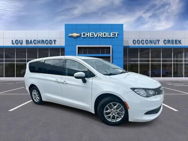 2023 Chrysler Voyager LX