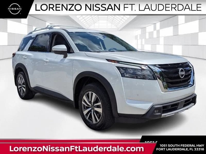 2025 Nissan Pathfinder SL